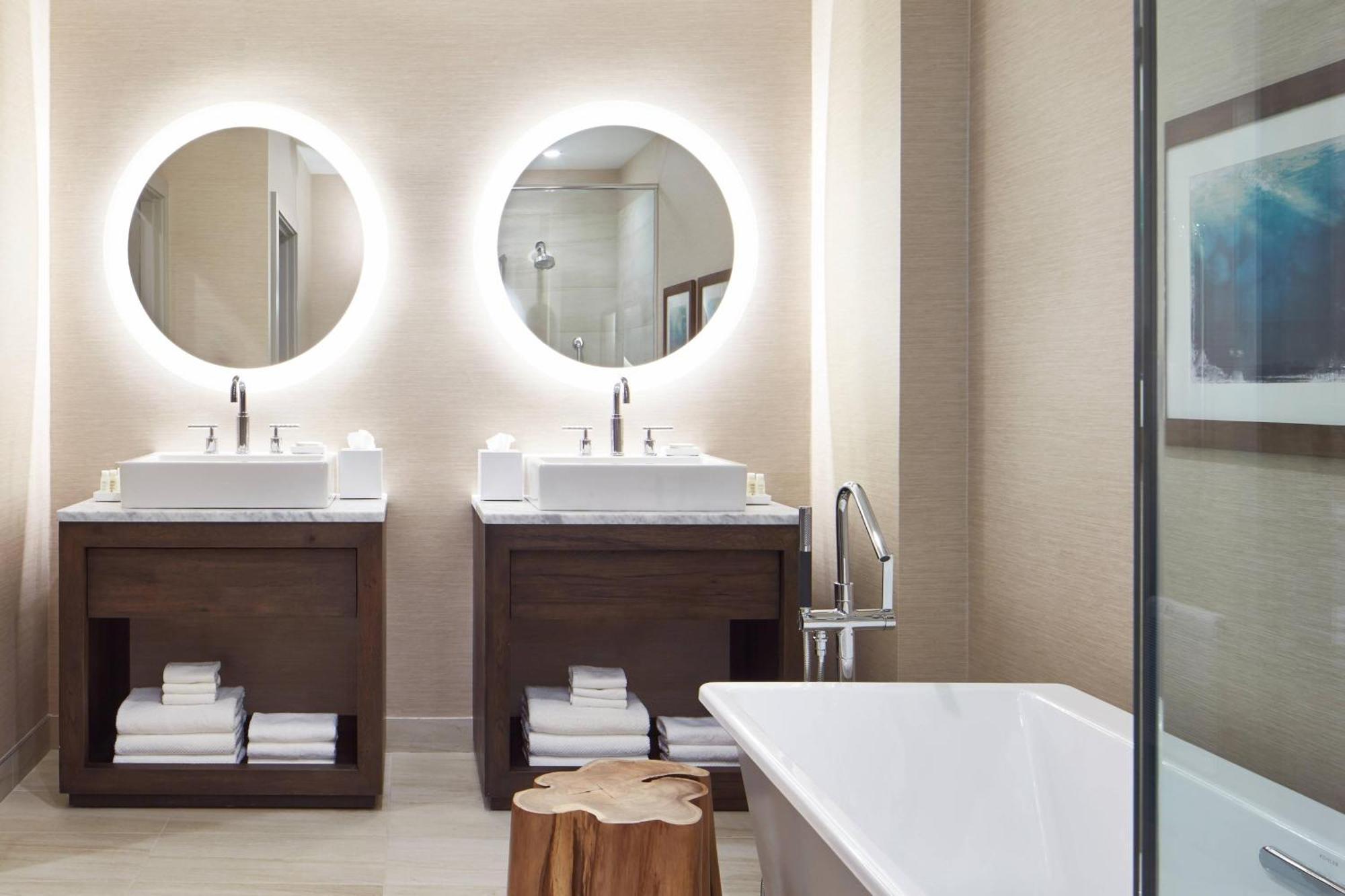 The Del Monte Lodge Renaissance Rochester Hotel & Spa Экстерьер фото