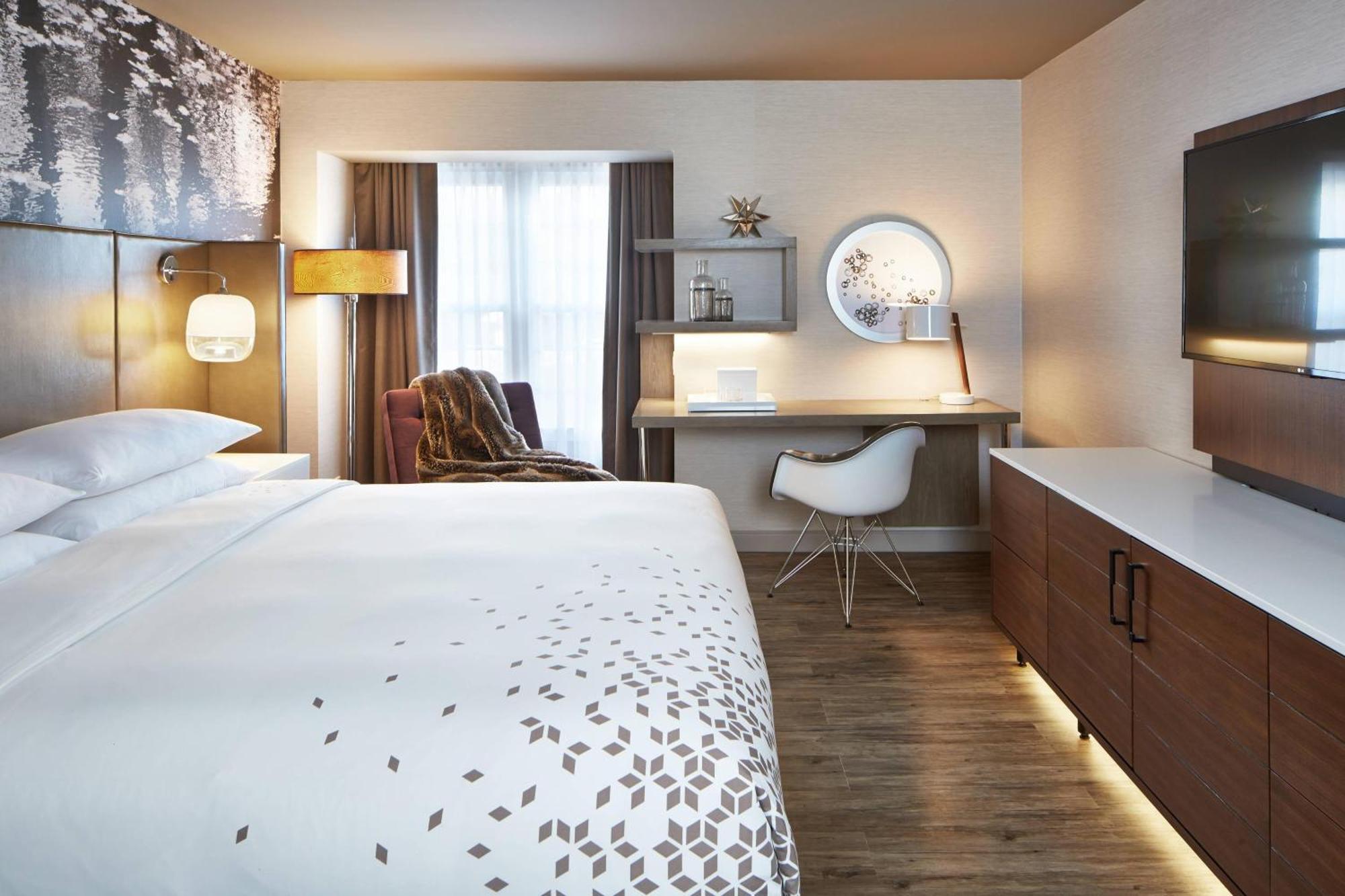 The Del Monte Lodge Renaissance Rochester Hotel & Spa Экстерьер фото